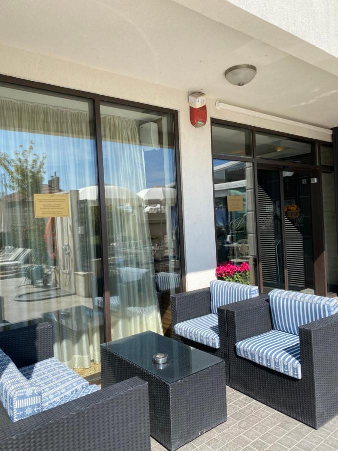 Private Apartments By The Sea With A Large Terrace In Apart Hotel! Pomorie Luaran gambar