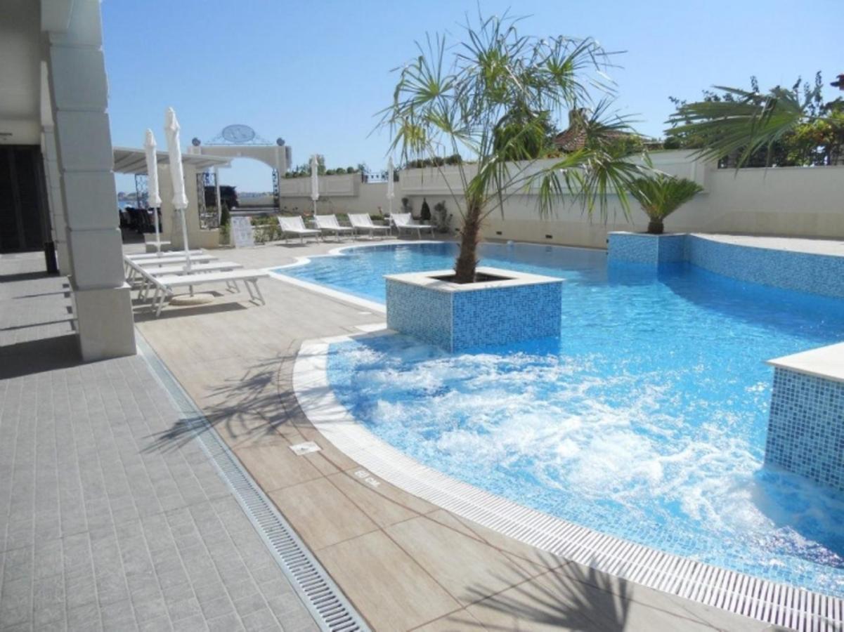 Private Apartments By The Sea With A Large Terrace In Apart Hotel! Pomorie Luaran gambar