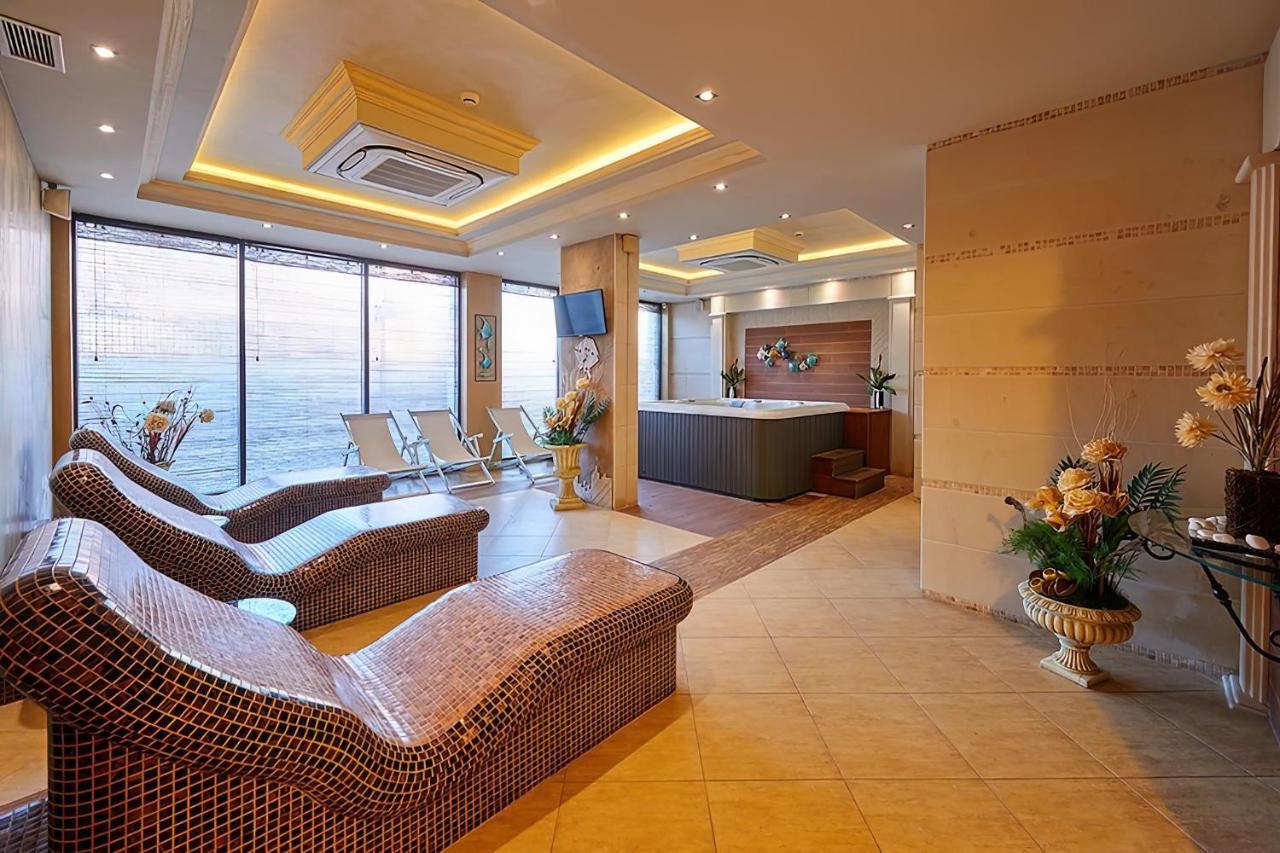 Private Apartments By The Sea With A Large Terrace In Apart Hotel! Pomorie Luaran gambar